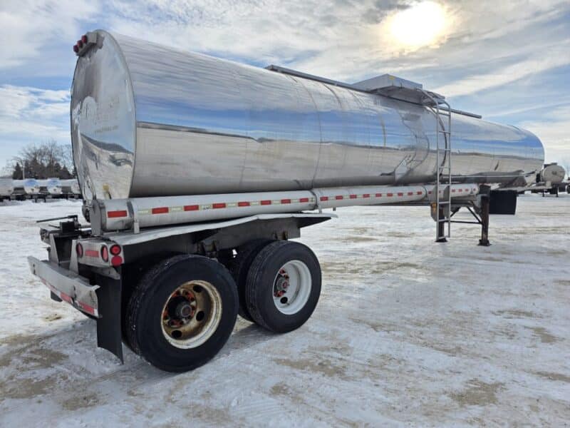 U-4851 1990 Heil 7000 Gallon Stainless Steel Semi Tanker