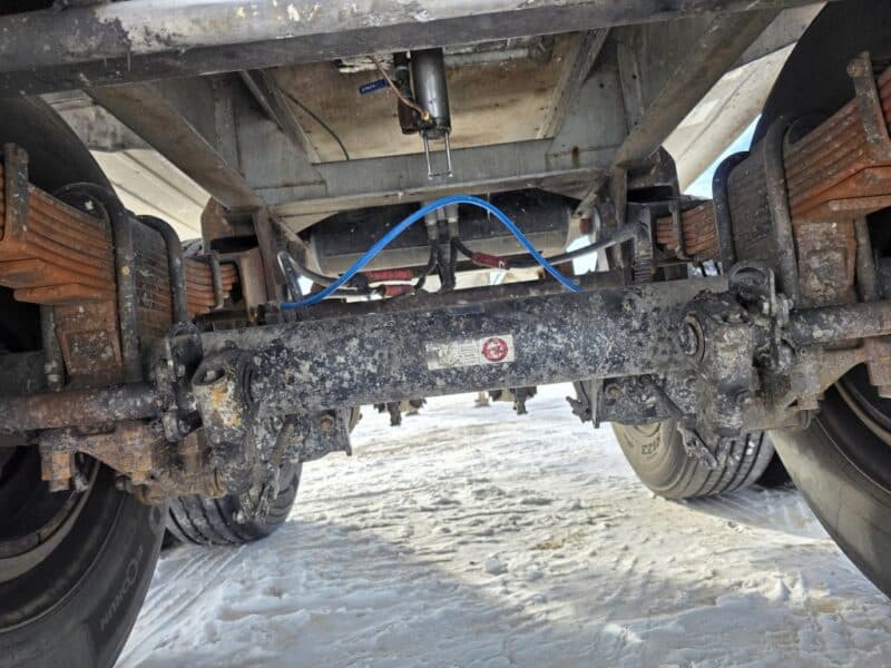 U-4851 1990 Heil 7000 Gallon Stainless Steel Semi Tanker