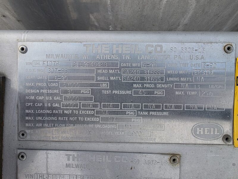 U-4851 1990 Heil 7000 Gallon Stainless Steel Semi Tanker