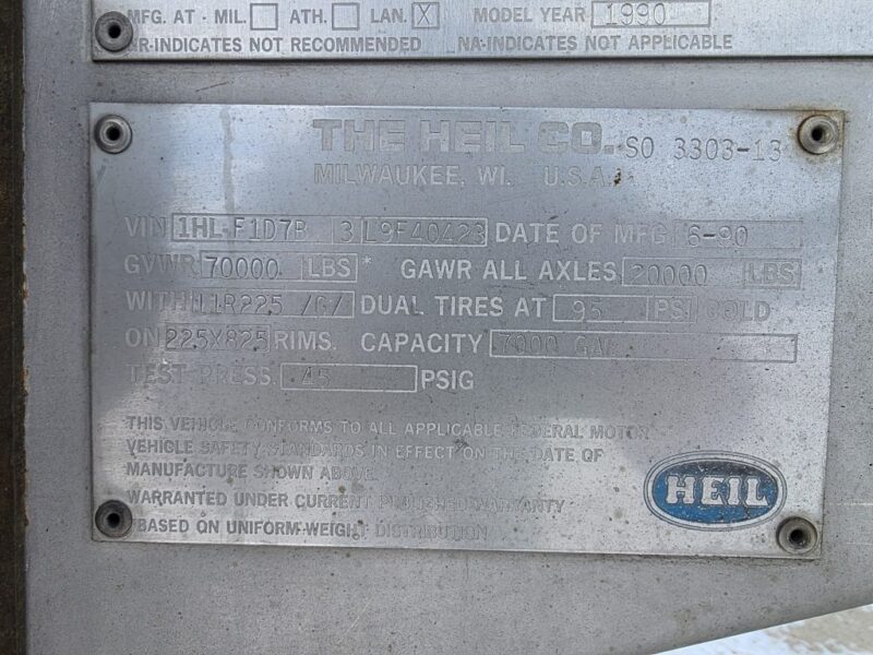 U-4851 1990 Heil 7000 Gallon Stainless Steel Semi Tanker