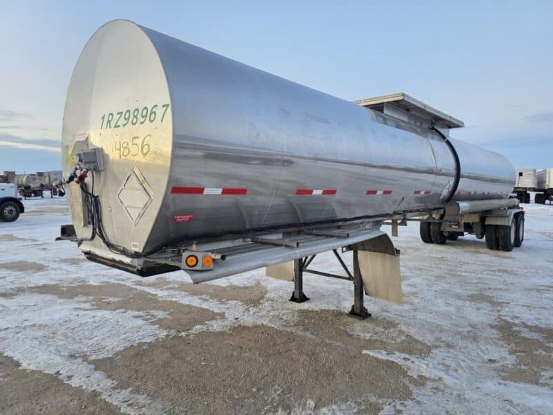 U-4856 1998 Bulk 7000 Gallon Stainless Steel Semi Tanker