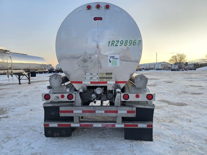 U-4856 1998 Bulk 7000 Gallon Stainless Steel Semi Tanker