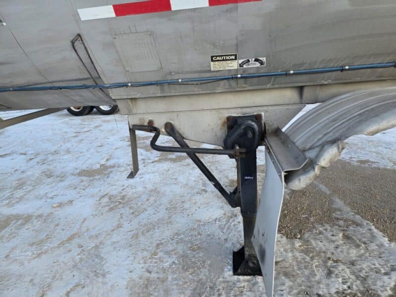 U-4856 1998 Bulk 7000 Gallon Stainless Steel Semi Tanker