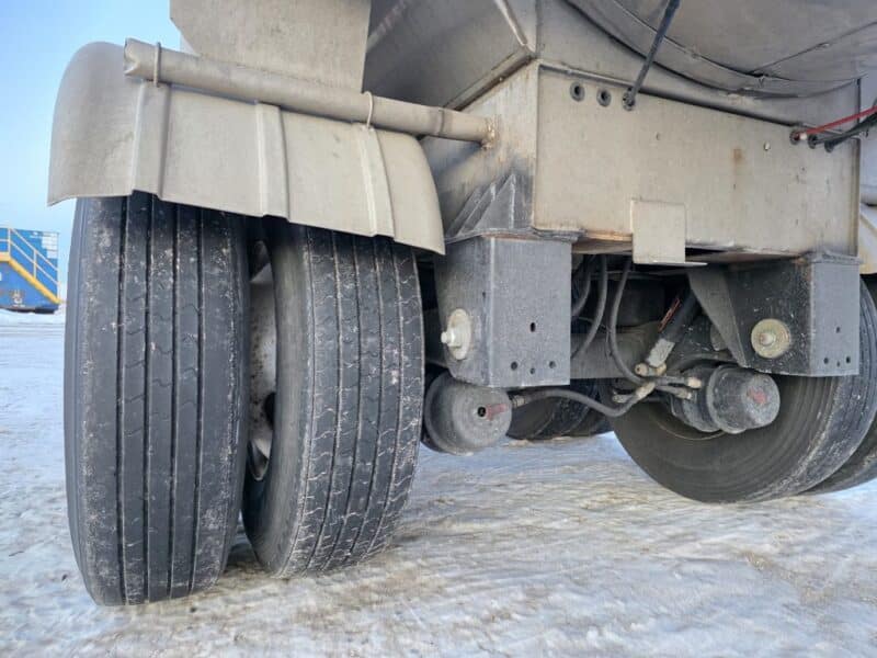 U-4856 1998 Bulk 7000 Gallon Stainless Steel Semi Tanker