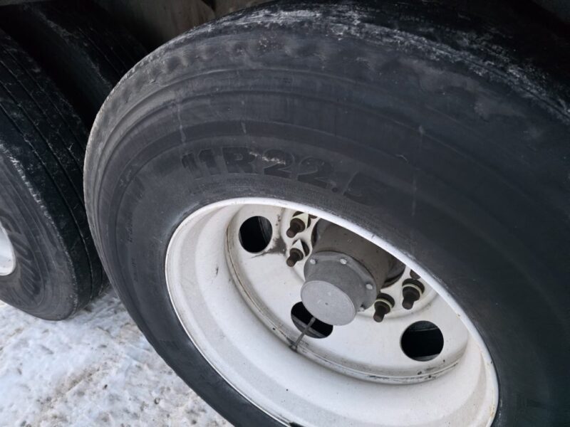 U-4856 1998 Bulk 7000 Gallon Stainless Steel Semi Tanker