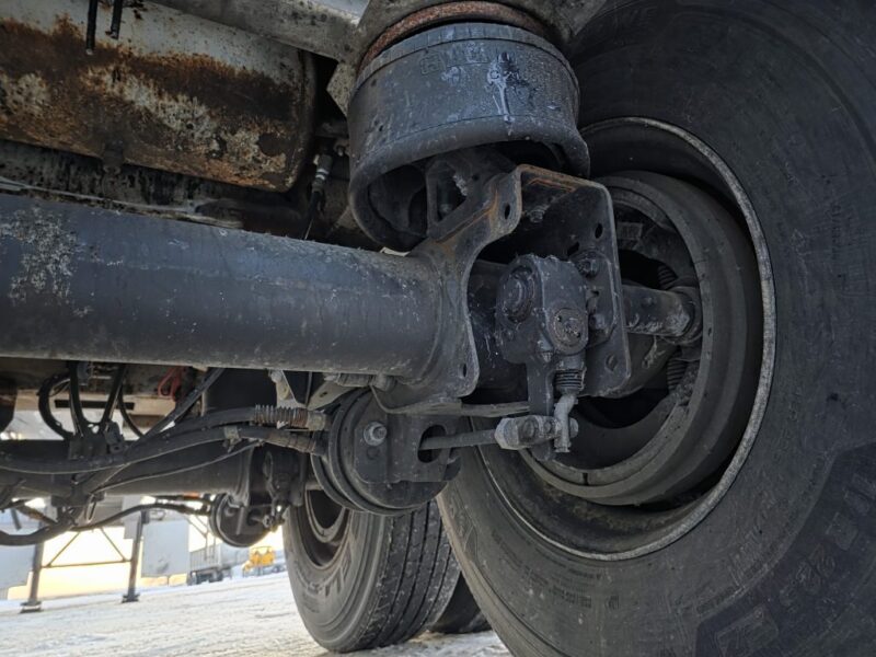 U-4856 1998 Bulk 7000 Gallon Stainless Steel Semi Tanker