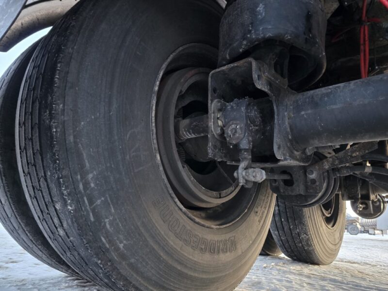 U-4856 1998 Bulk 7000 Gallon Stainless Steel Semi Tanker