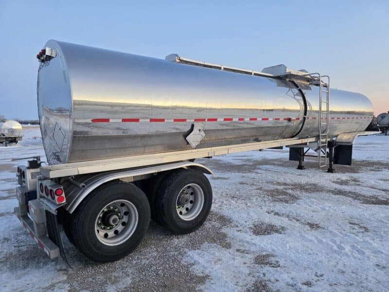 U-4859 2001 Polar 7000 Gallon Stainless Steel Semi Tanker