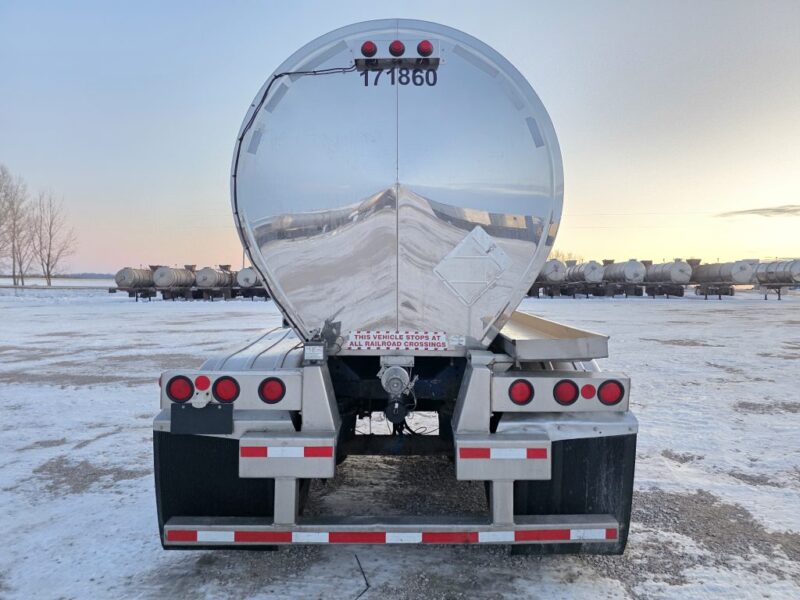 U-4859 2001 Polar 7000 Gallon Stainless Steel Semi Tanker