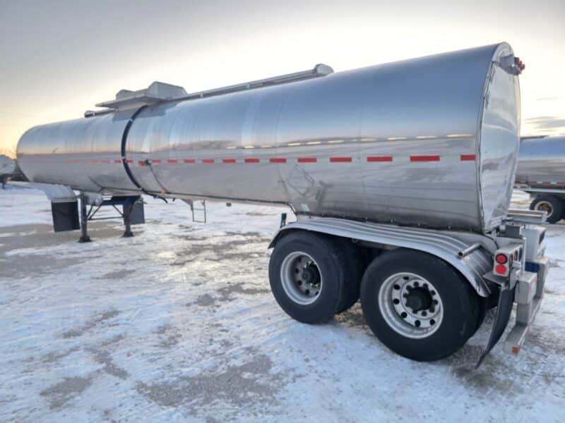 U-4859 2001 Polar 7000 Gallon Stainless Steel Semi Tanker