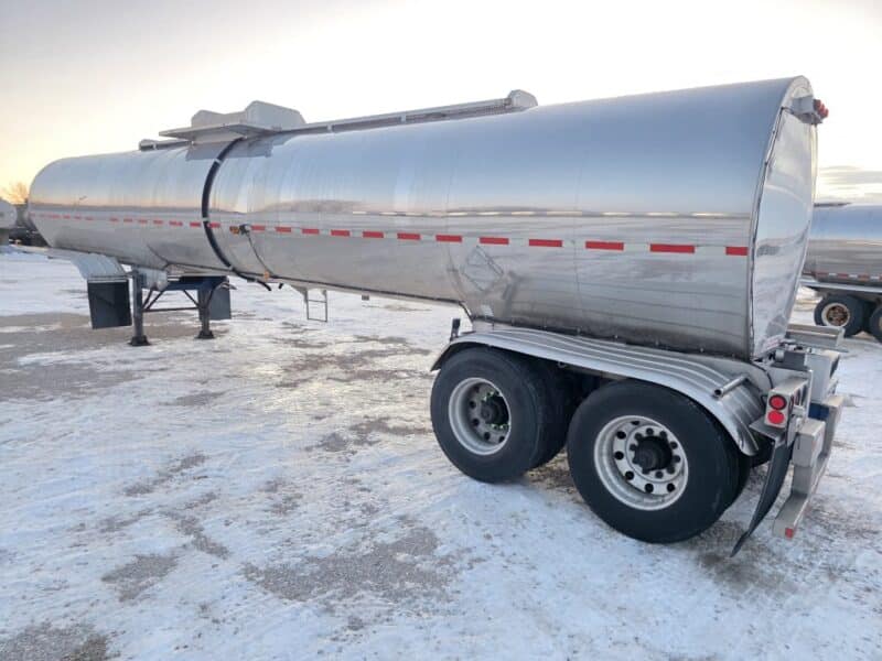 U-4859 2001 Polar 7000 Gallon Stainless Steel Semi Tanker