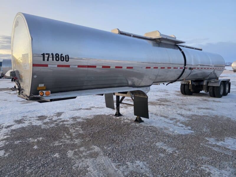 U-4859 2001 Polar 7000 Gallon Stainless Steel Semi Tanker