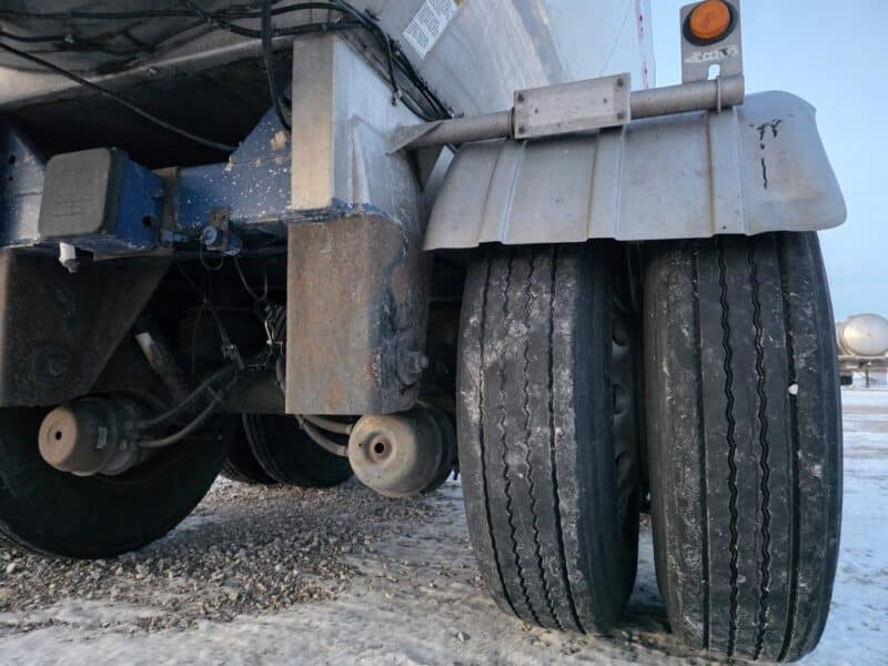 U-4859 2001 Polar 7000 Gallon Stainless Steel Semi Tanker