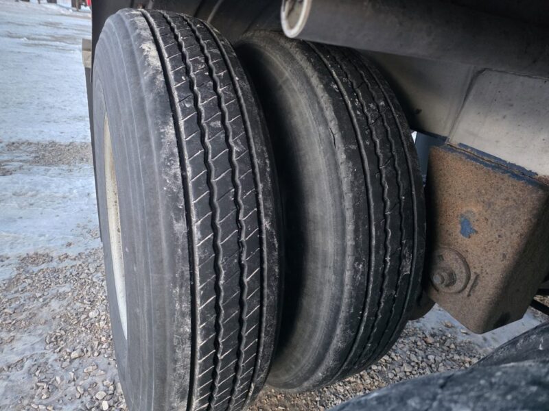 U-4859 2001 Polar 7000 Gallon Stainless Steel Semi Tanker