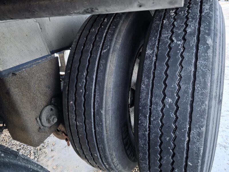 U-4859 2001 Polar 7000 Gallon Stainless Steel Semi Tanker