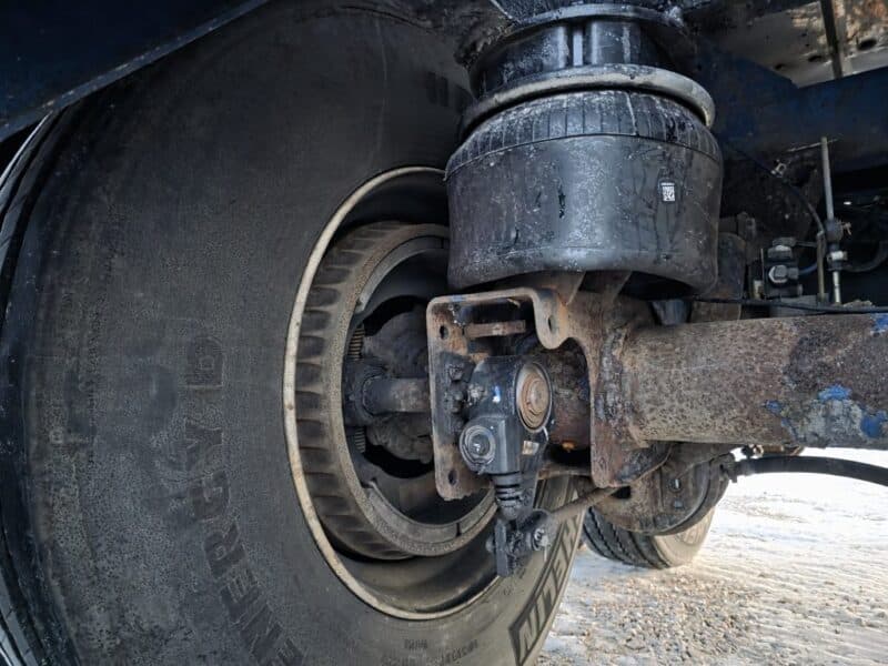 U-4859 2001 Polar 7000 Gallon Stainless Steel Semi Tanker