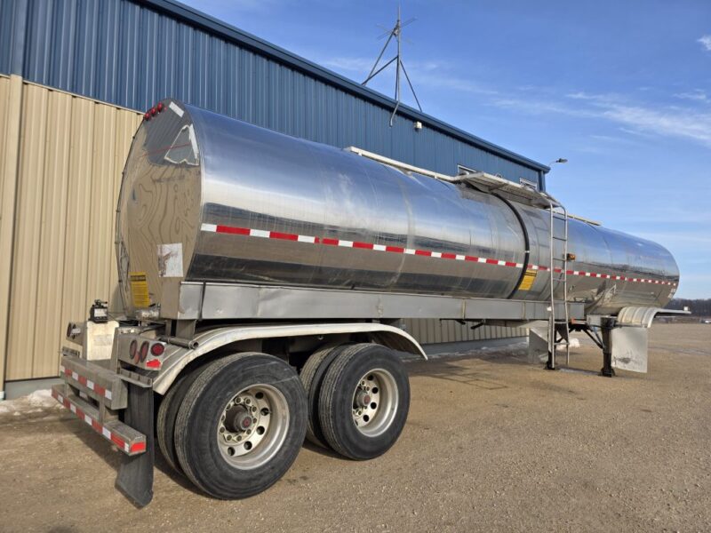 U-4850 1995 Polar 7000 Gallon Stainless Steel Semi Tanker
