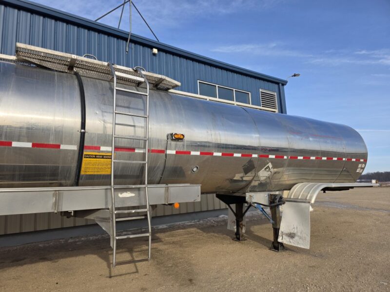 U-4850 1995 Polar 7000 Gallon Stainless Steel Semi Tanker