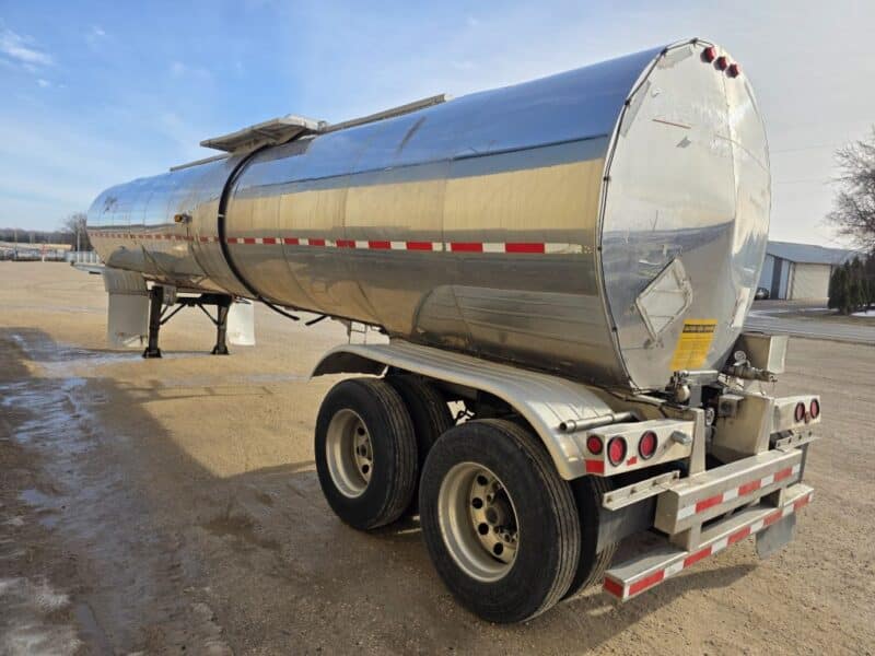 U-4850 1995 Polar 7000 Gallon Stainless Steel Semi Tanker