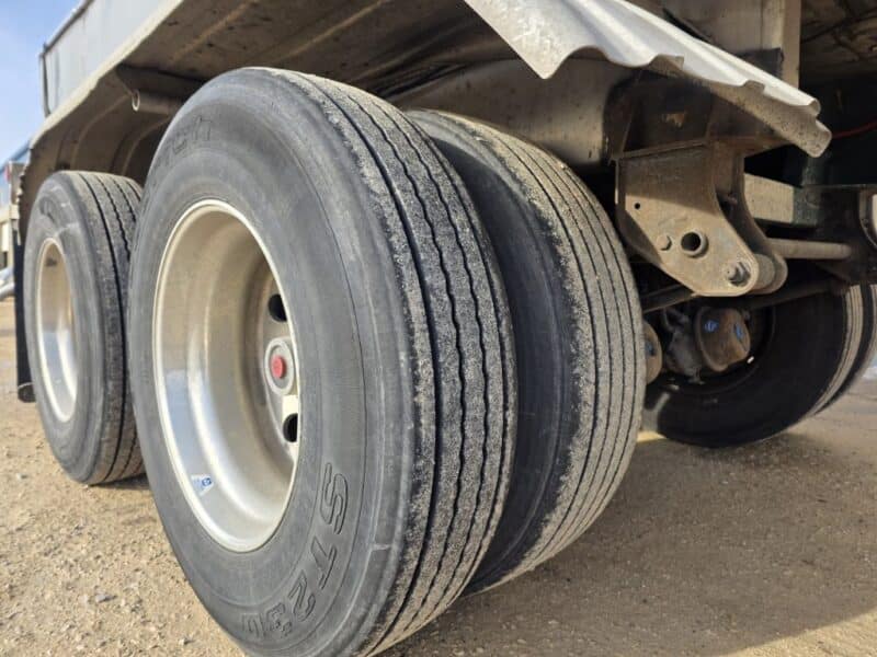 U-4850 1995 Polar 7000 Gallon Stainless Steel Semi Tanker