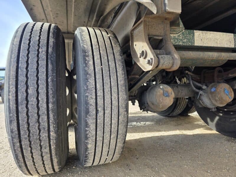 U-4850 1995 Polar 7000 Gallon Stainless Steel Semi Tanker