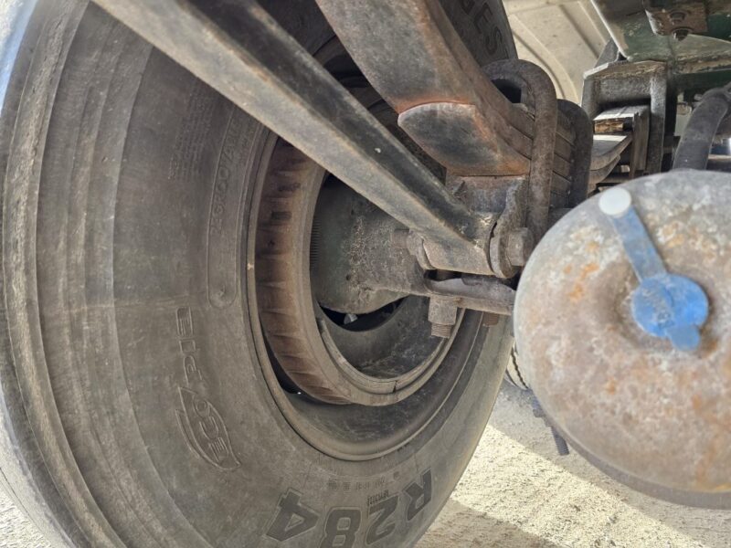 U-4850 1995 Polar 7000 Gallon Stainless Steel Semi Tanker