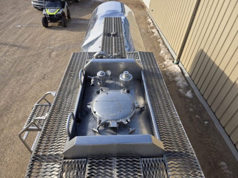 U-4850 1995 Polar 7000 Gallon Stainless Steel Semi Tanker