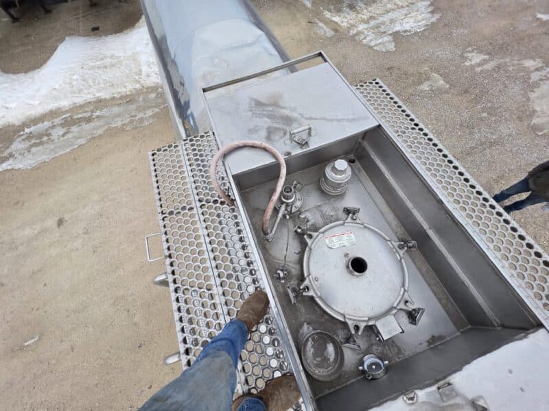 U-4860 1994 Krohnert 7000 Gallon Stainless Steel Semi Tanker