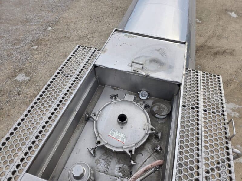 U-4860 1994 Krohnert 7000 Gallon Stainless Steel Semi Tanker