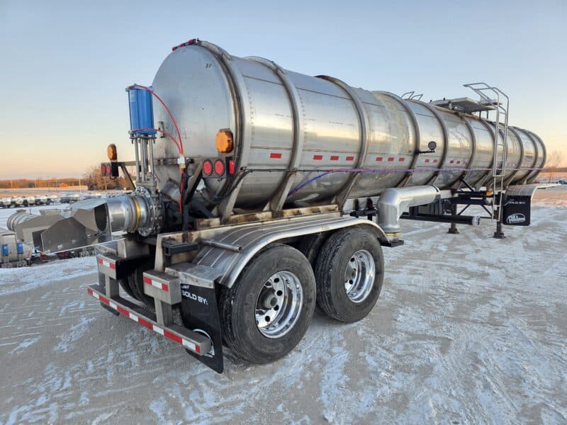 U-4859 2001 Polar 7000 Gallon Stainless Steel Semi Tanker