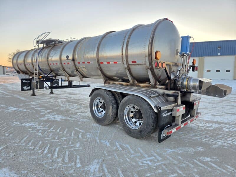 U-4859 2001 Polar 7000 Gallon Stainless Steel Semi Tanker