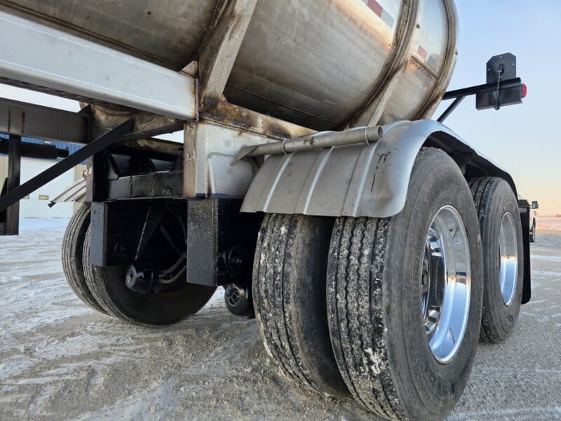 U-4859 2001 Polar 7000 Gallon Stainless Steel Semi Tanker