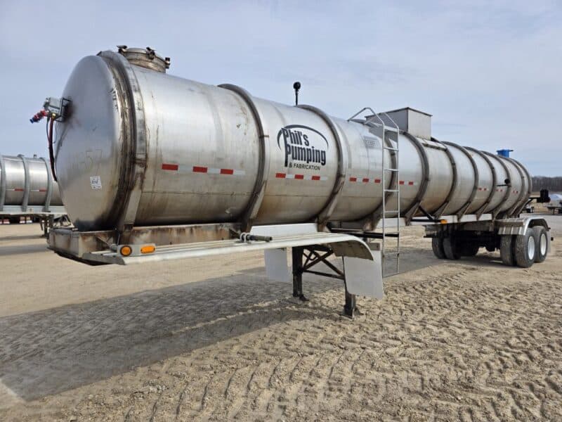 U-4857 1990 Brenner 7000 Gallon Stainless Steel Semi Tanker