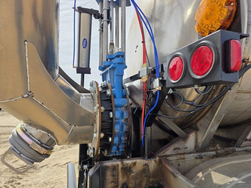 U-4857 1990 Brenner 7000 Gallon Stainless Steel Semi Tanker