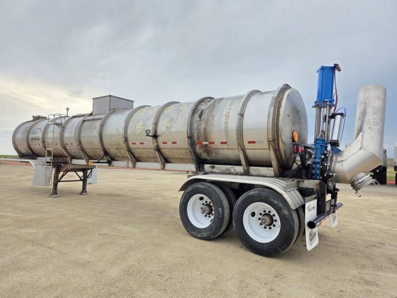 U-4853 1991 Brenner 6700 Gallon Stainless Steel Semi Tanker