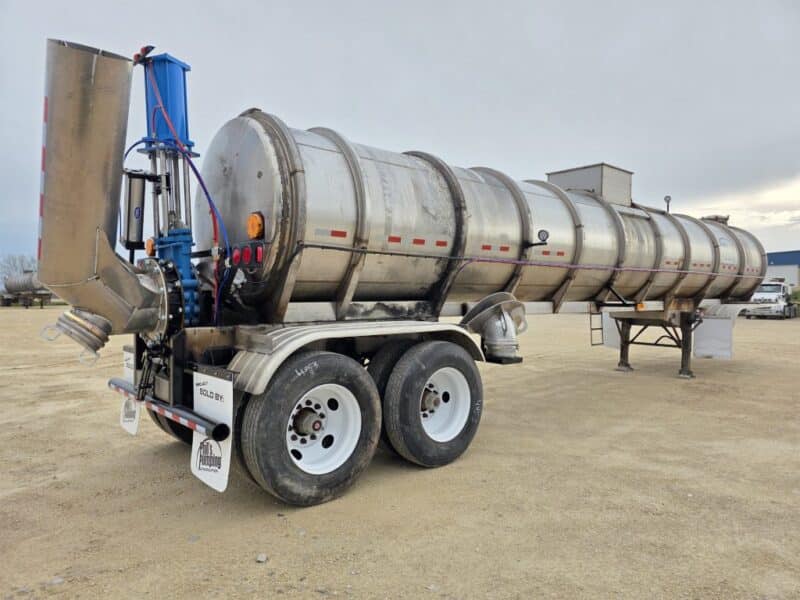 U-4853 1991 Brenner 6700 Gallon Stainless Steel Semi Tanker