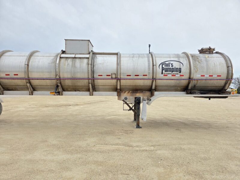 U-4853 1991 Brenner 6700 Gallon Stainless Steel Semi Tanker