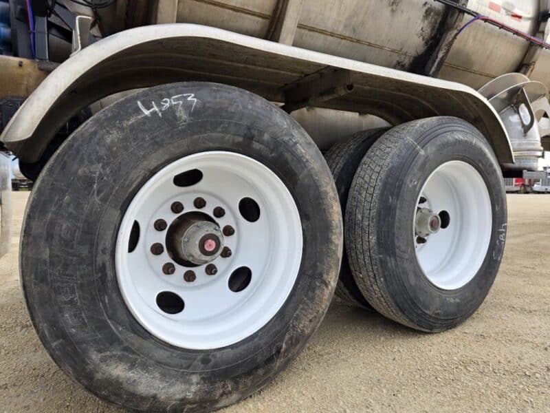 U-4853 1991 Brenner 6700 Gallon Stainless Steel Semi Tanker