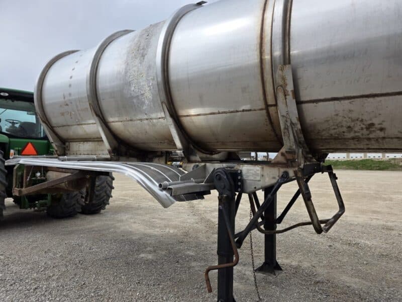 U-4858 1987 Fruehauf 6500 Gallon Stainless Steel Semi Tanker