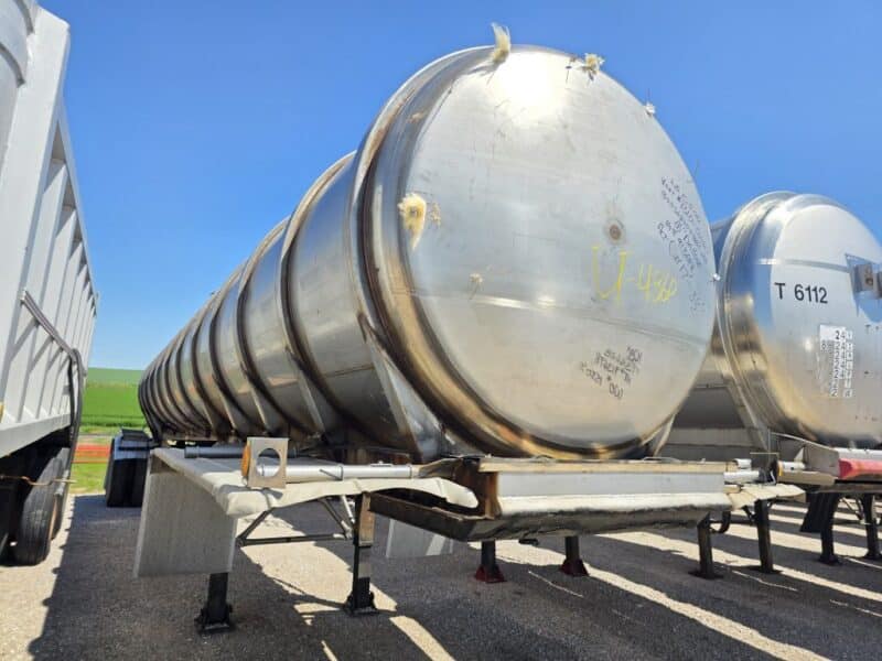 U-4860 1994 Krohnert 7000 Gallon Stainless Steel Semi Tanker
