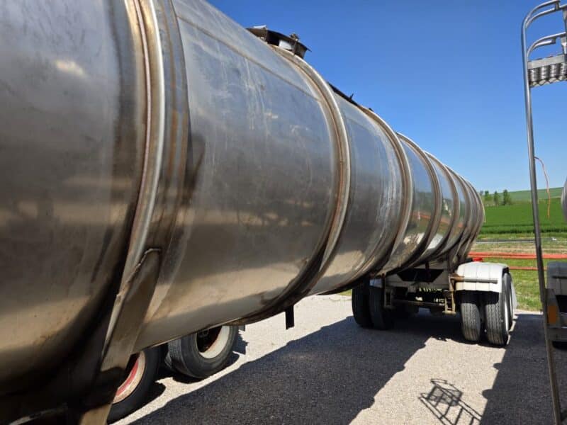 U-4860 1994 Krohnert 7000 Gallon Stainless Steel Semi Tanker