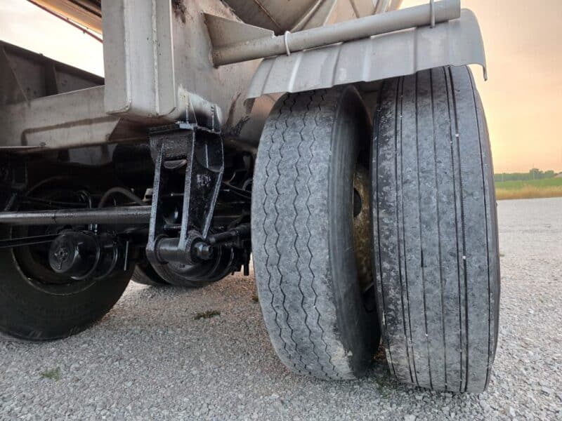 20″ Swivel Tube U-4858 1987 Fruehauf 6500 Gallon Stainless Steel Semi Tanker