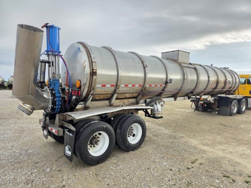 20″ Swivel Tube U-4851 1990 Heil 7000 Gallon Stainless Steel Semi Tanker