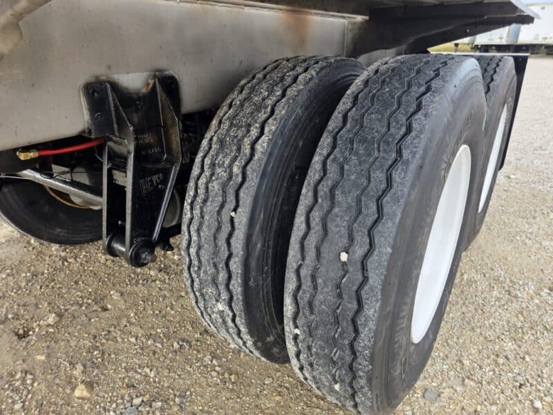 20″ Swivel Tube U-4851 1990 Heil 7000 Gallon Stainless Steel Semi Tanker