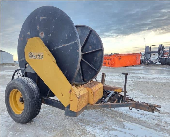 Heavy-duty dragline manure equipment designed for efficient manure pumping and reduced hauling across large farm fields