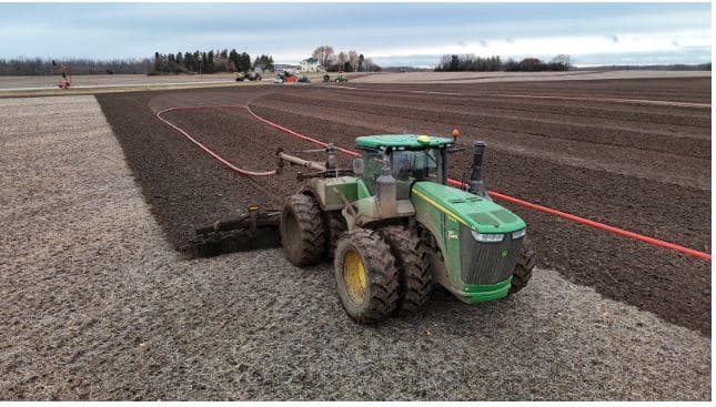 High-capacity drag hose manure pumping system with supply hose reel transporting liquid manure efficiently to fields