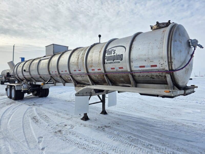 U-4845 1994 Polar 7000 Gallon Stainless Steel Semi Tanker