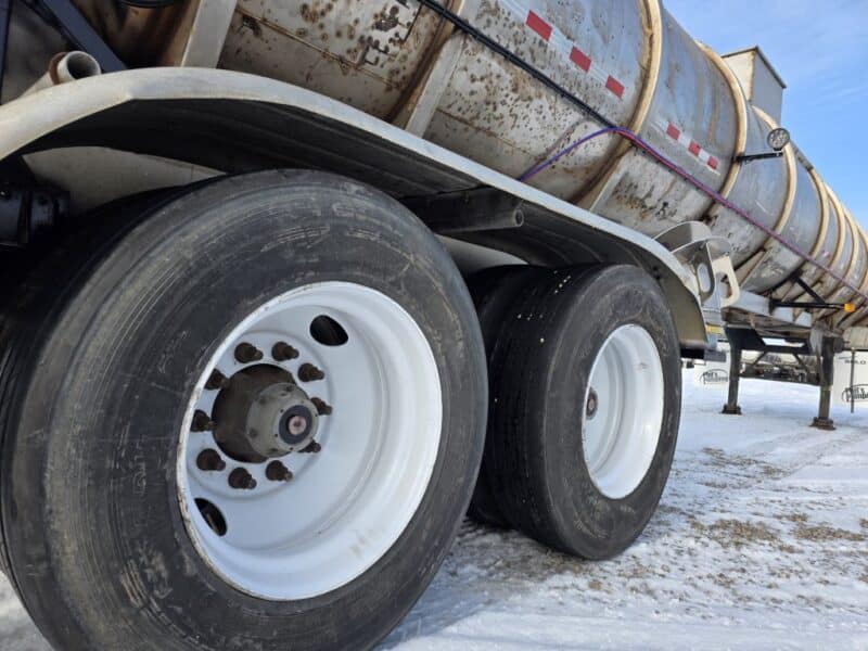 U-4845 1994 Polar 7000 Gallon Stainless Steel Semi Tanker