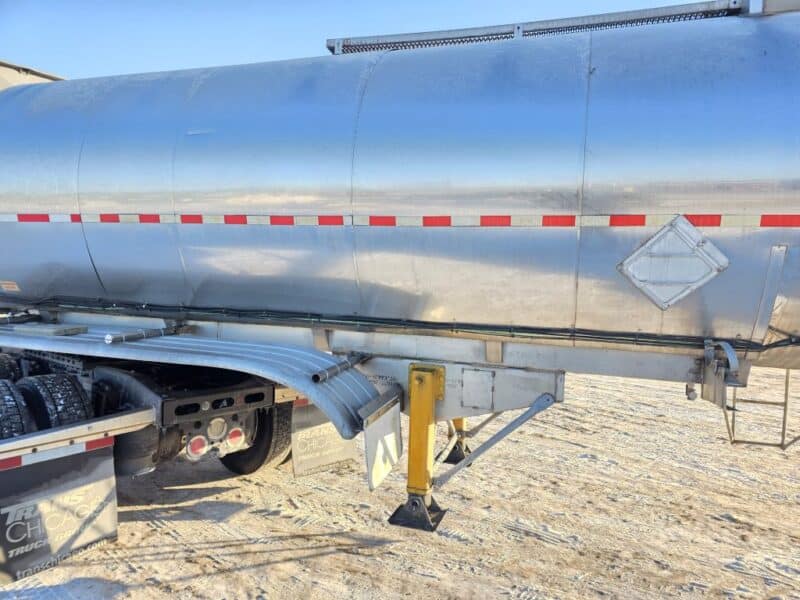 U-4866 1996 Krohnert 7500 Gallon Stainless Steel Semi Tanker