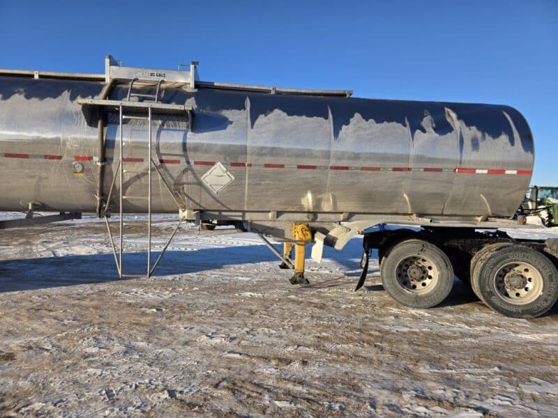 U-4866 1996 Krohnert 7500 Gallon Stainless Steel Semi Tanker